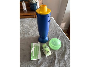 Ny Tupperware on the go flaska med bärrem