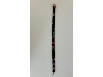 NYCKELBAND I TYG FRÅN SVENSKT TENN, MÖNSTER FRÅN JOSEF FRANK /TEXTIL TEHERAN