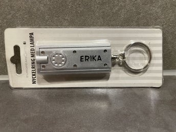 Erika! Nyckelring med minificklampa och namn! Helt ny - oanvänd! Julklapp?
