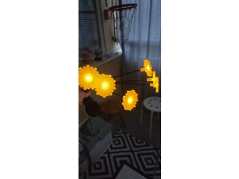 Solcell lampa ute 6 prästkragar