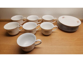Kaffeservis från Hebei Porcelain – 14 delar (7 koppar & 7 fat)