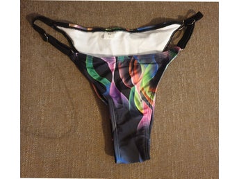 Snygg flerfärgad bikiniunderdel från Wish i plus size (XL) Nyskick!
