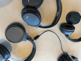 Hörlurar från JBL Sudio mm lågt utrop 1 krona