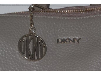 Beige DKNY ryggsäck