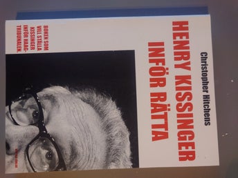 Henry Kissinger inför rätta av Christopher Hitchens, 2001