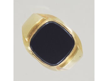 Klackring med sten, Ø 19½/ mm, bredd 14 mm, 18K 6,7 gr