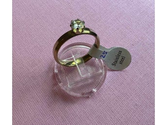 NY ring tunn slät guld - stor vit diamant sten - 19 mm - förlovningsring stål