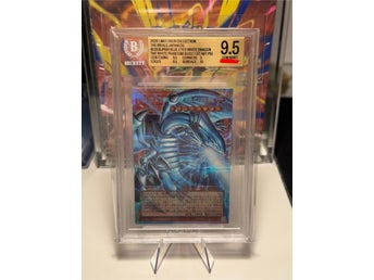 Yu-Gi-Oh! Blue-Eyes White Dragon LOCR-JP001 Beckett Graded 9.5