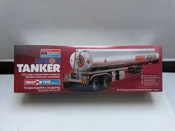 Byggmodell Monogram vintage inplastad - Snap tite Union 76 tanker 1:32