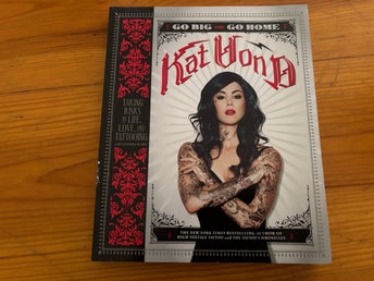 Go Big or Go Home av Kat Von D, 2013