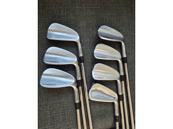 Golfklubbor Ping blueprint 4-PW KBS tour X-stiff