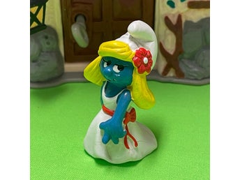 Raritet, Smurfan i aftonklänning #20217..….fint lekt skick…