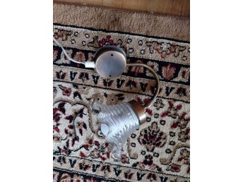 en VÄGGLAMPa glas och mässing retro