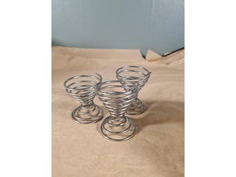 3 st retro äggkoppar i metall spiral fjäder design 70-tal