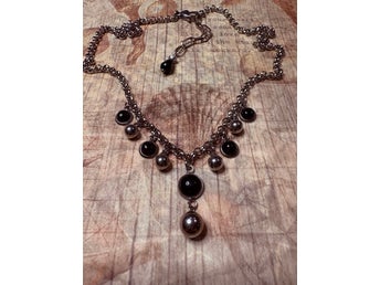 Stilrent elegant halsband med