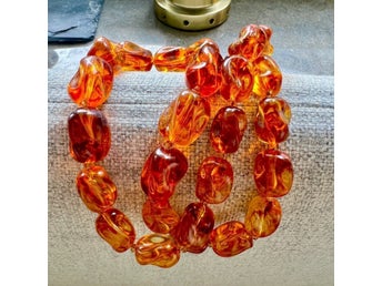 Collier med större pärlor & skruvlås