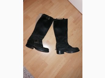 Snygga Hunter stövlar , mörk bruna. Storlek 35. Snygga Hunter stövlar , mörk bruna. Storlek 35.
