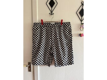 Vailent schackrutiga shorts strl XL