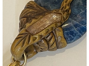 SE BILDER ¤¤ Stor Äkta/Naturlig Lapis lazuli: Carvingen av Horn med Guld Hänge!