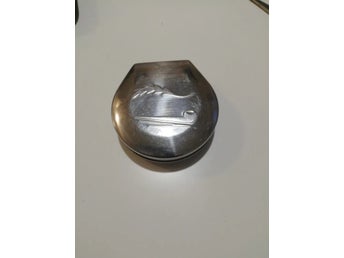Tobaksdosa i metall