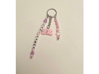 Cozy gamer nyckelring video game keychain