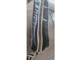 Fred Perry Axelremsväska