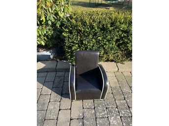 Barnfåtölj i svart konstläder Jollyroom