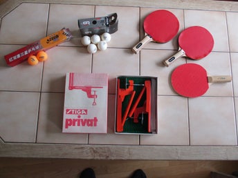 Bordtennis-delar. Racket's, bollar, Stiga Privat - Komplett oanvänd nätställning