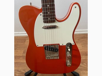 Squier Limited Edition Classic Vibe '60s Custom Telecaster in Candy Tangerine