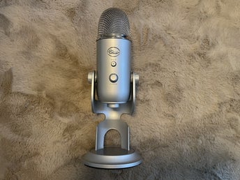 Blue Yeti USB Mikrofon Silver Studio Podcast Streaming Mic i Fint Skick Testad