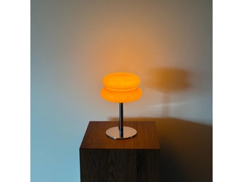 MACARON bordslampa Orange – Bauhaus retro lampa i opalglas & krom