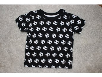 Primark / Svart t-shirt / Size 92CM