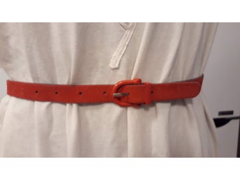 skärp RÖTT imitation metall midja ca 70-90 cm