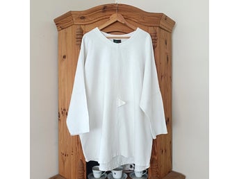 Klädd i konst Olars Ulla Ewa i Walla design unik vit tunika vintage retro XL XXL