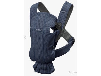 BabyBjörn bärsele mini 3D-mesh i marinblått.