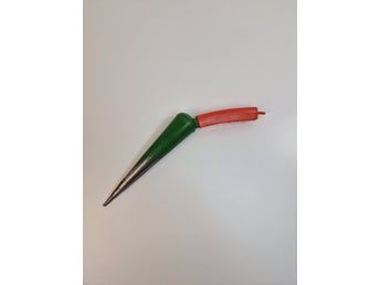 Planteringspinne i trä och metall