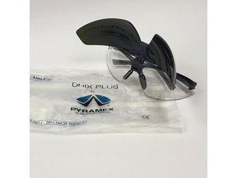 Skyddsglasögon Pyramex, med uppfällbara mörka glas