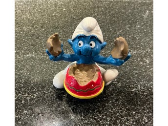 Schleich Smurf med chokladägg figur
