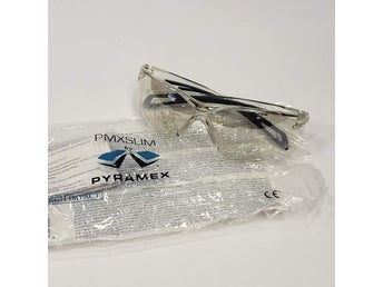 Skyddsglasögon Pyramex PMXSLIM, lätt rökfärgade