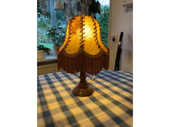 Retro bordslampa med fransar & skinn/pergament