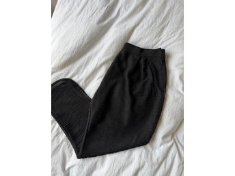 H&M svarta byxor, storlek M