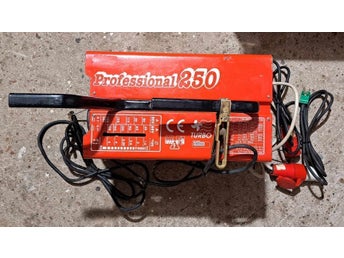 Svetsmaskin 250 Turbo med kablar elektroder svetshjälmar svetsglasögon + låda