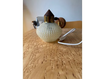 Retro vägglampa / sänglampa i glas och trä