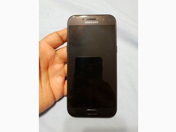 Samsung galaxy A5 2017 modell olåst i bra skick frifrakt Samsung galaxy A5 2017 modell olåst i bra skick frifrakt