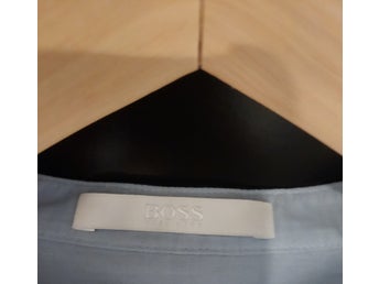 Ljusblå BOSS blus