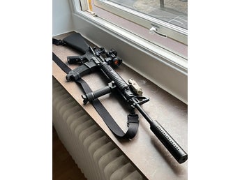 M16A4 RIS PJ A&K airsoft med mycket tillbehör