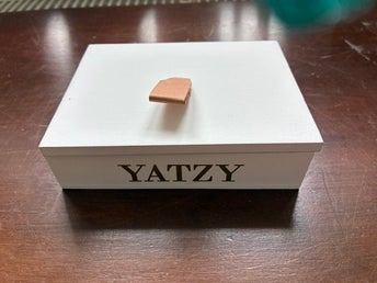 Yatzy spel i trälåda