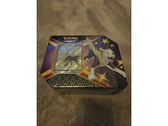 Pokemon Shining Fates: Boltund V Tin