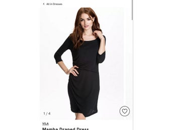 Svart Mamba draped dress från VILA med prislapp strl S