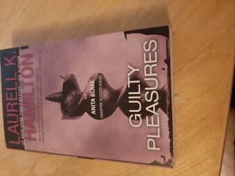 Guilty Pleasures av Laurell K. Hamilton, 2004